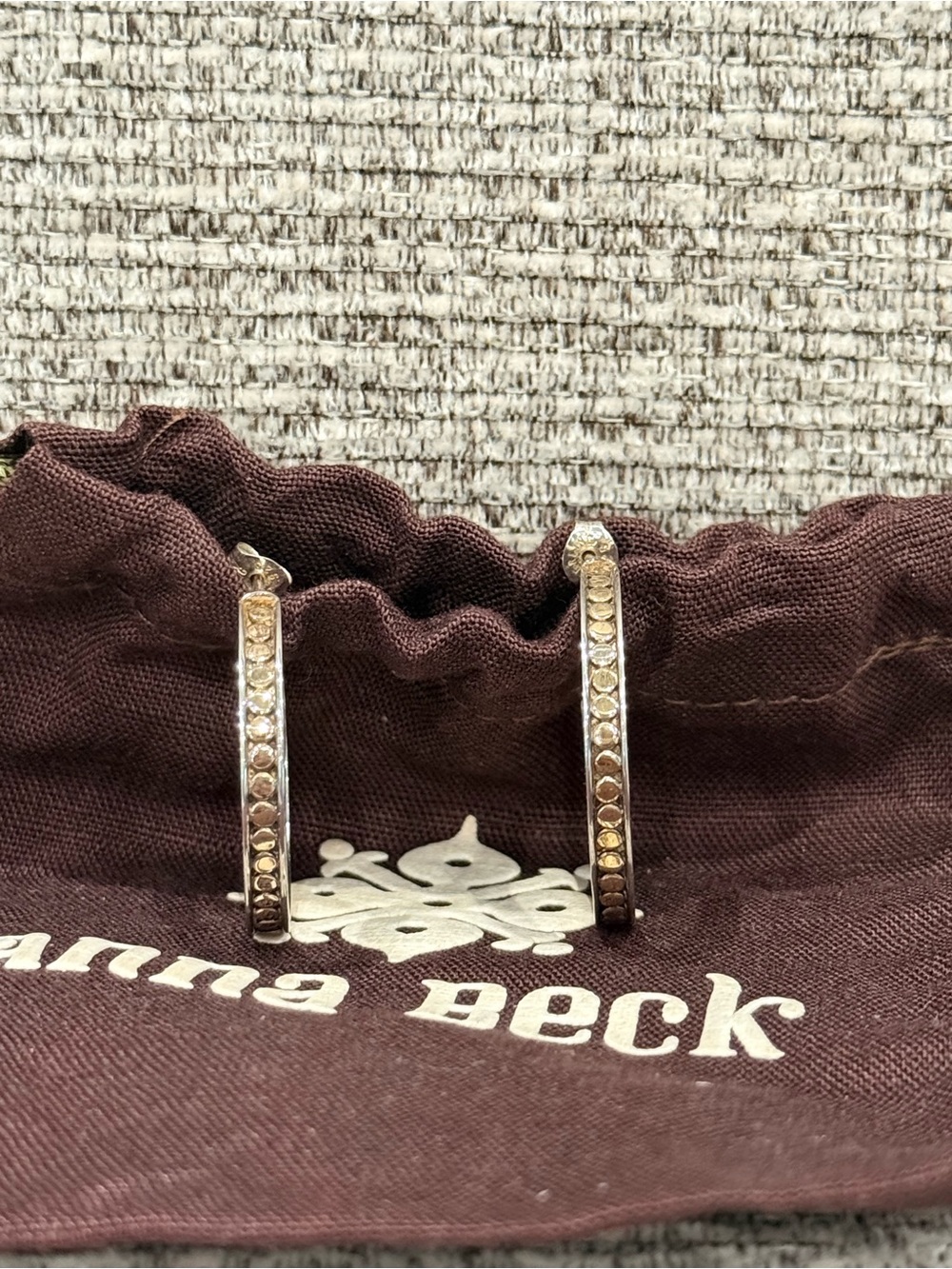 • Anna Beck • EUC • CLASSIC LARGE HOOP DISC EARRING IN GOLD/SILVER - Picture 2 of 15